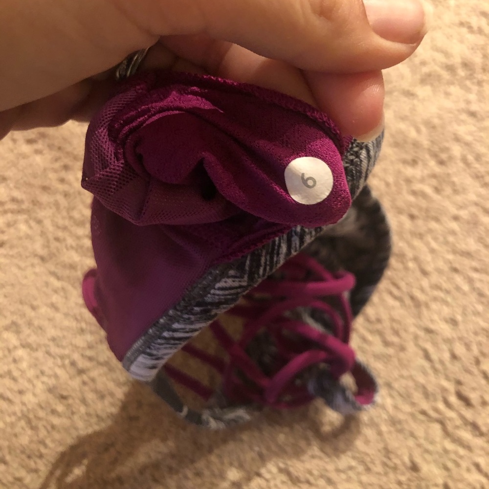 Lululemon sports bra
